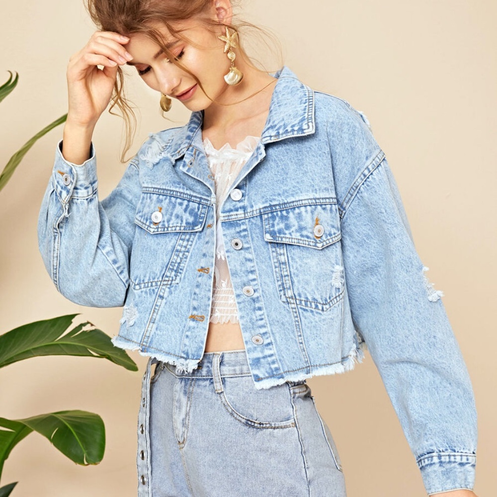 Distressed Button light wash denim jacket pocket - Picture 7 of 8